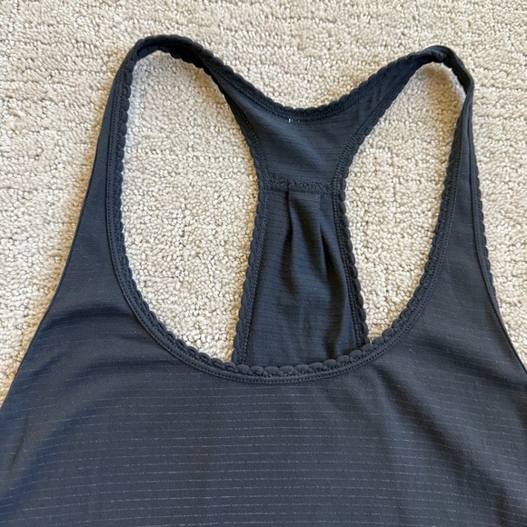 Lululemon 105 F Singlet Tank - Picture 4 of 8